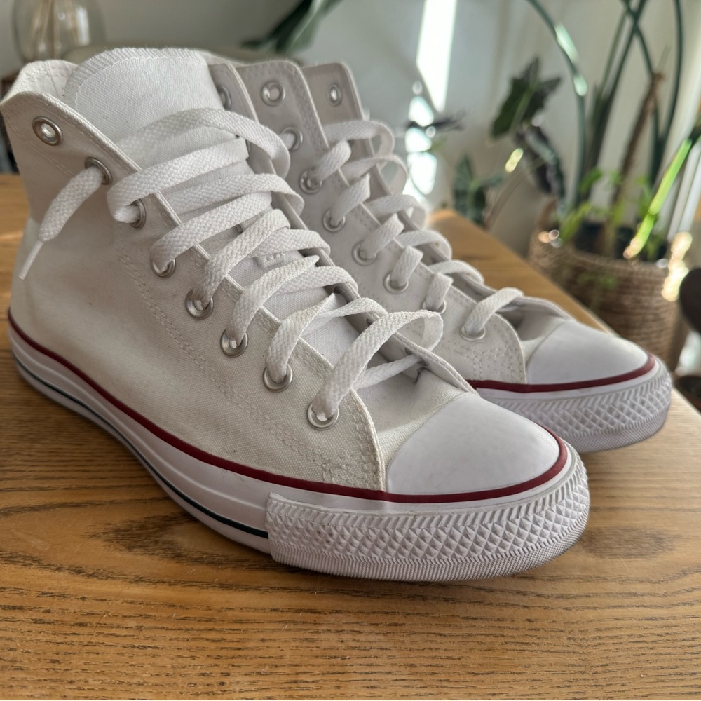 White Converse High Tops - Men’s 8 / Women’s 10. Worn 2-3 times!